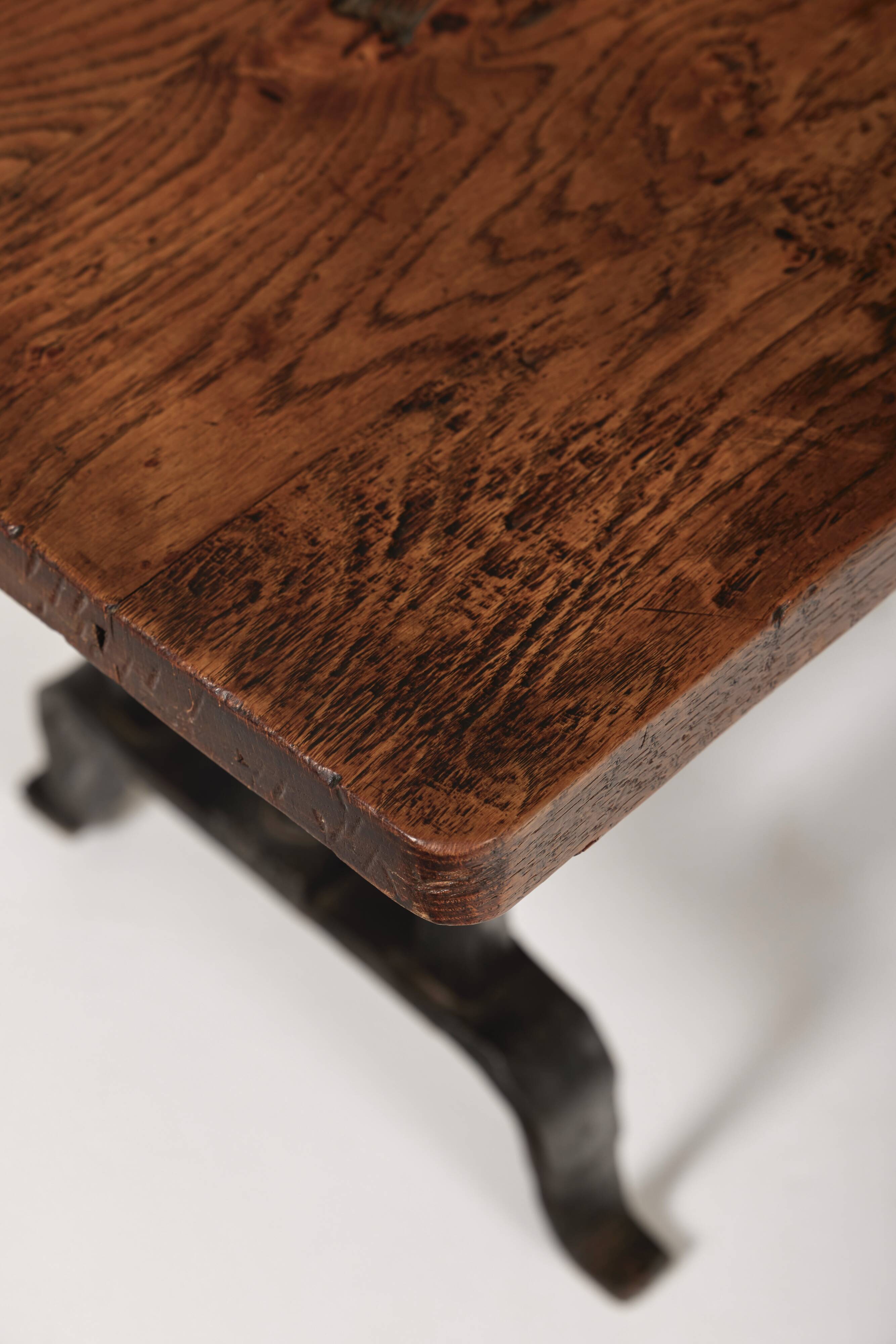 Coffee table in wood and wrought iron