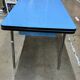 Table Formica bleu vintage