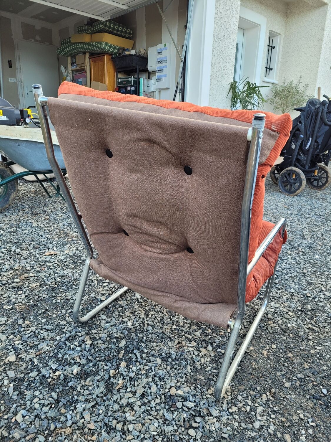 Brick velvet armchair