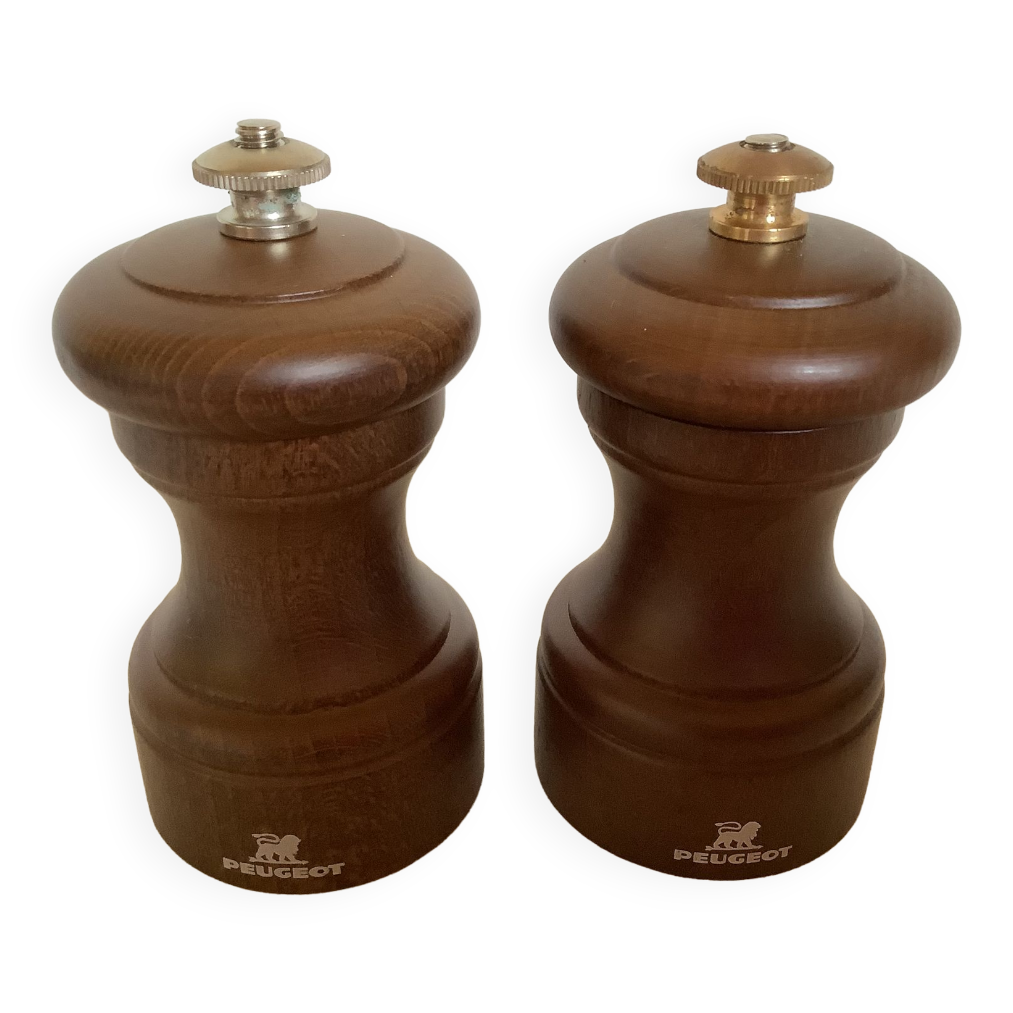Salt and pepper shaker mills Peugeot wood salt and pepper