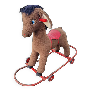 cheval à bascule de