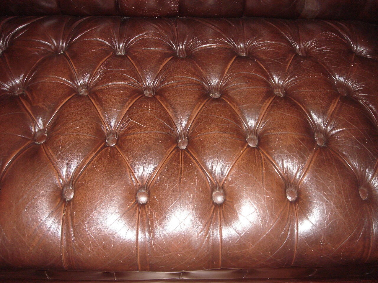 2 seater leather chesterfield sofa