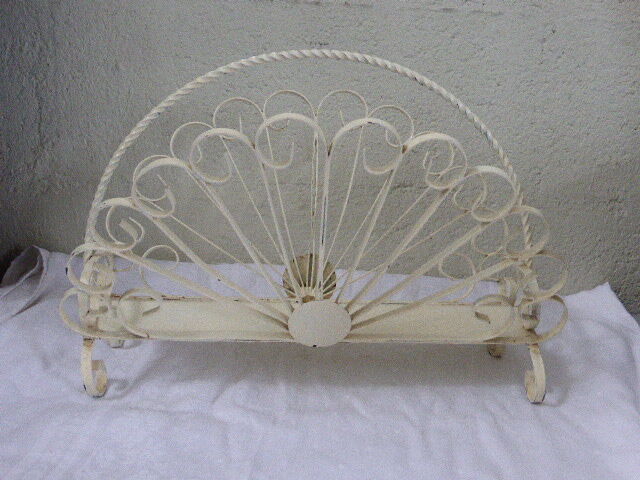 Magazine rack in white wrought iron the wheel of the peacock 1950