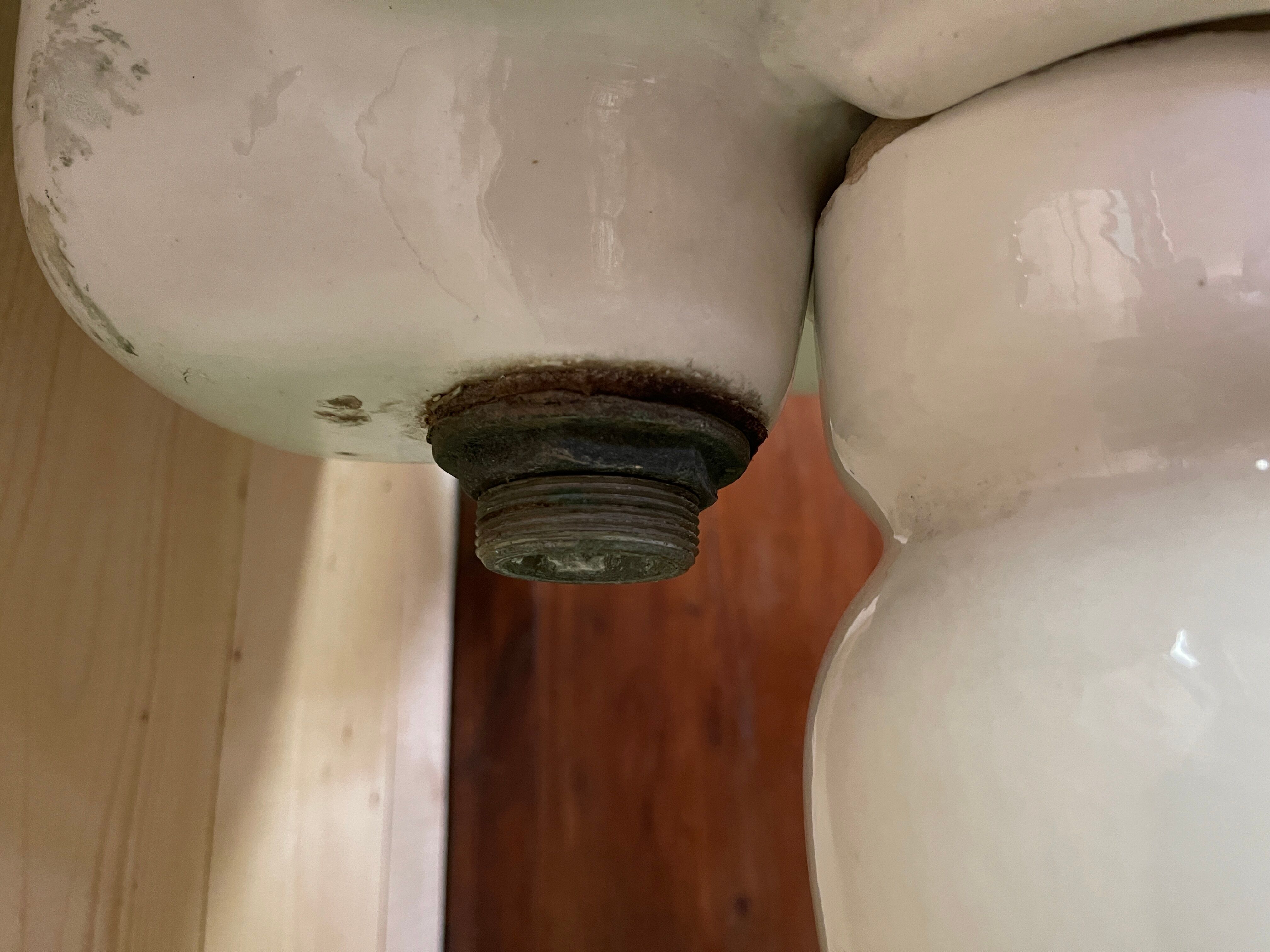1930s standing washbasin