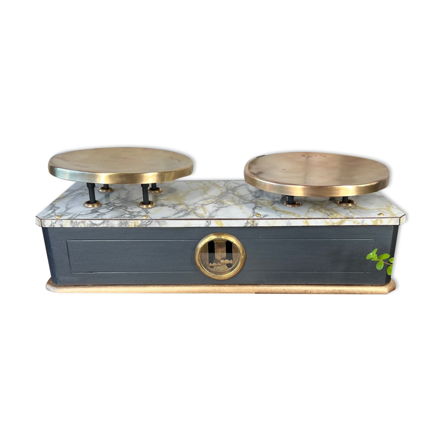 Old grocer's scale restored