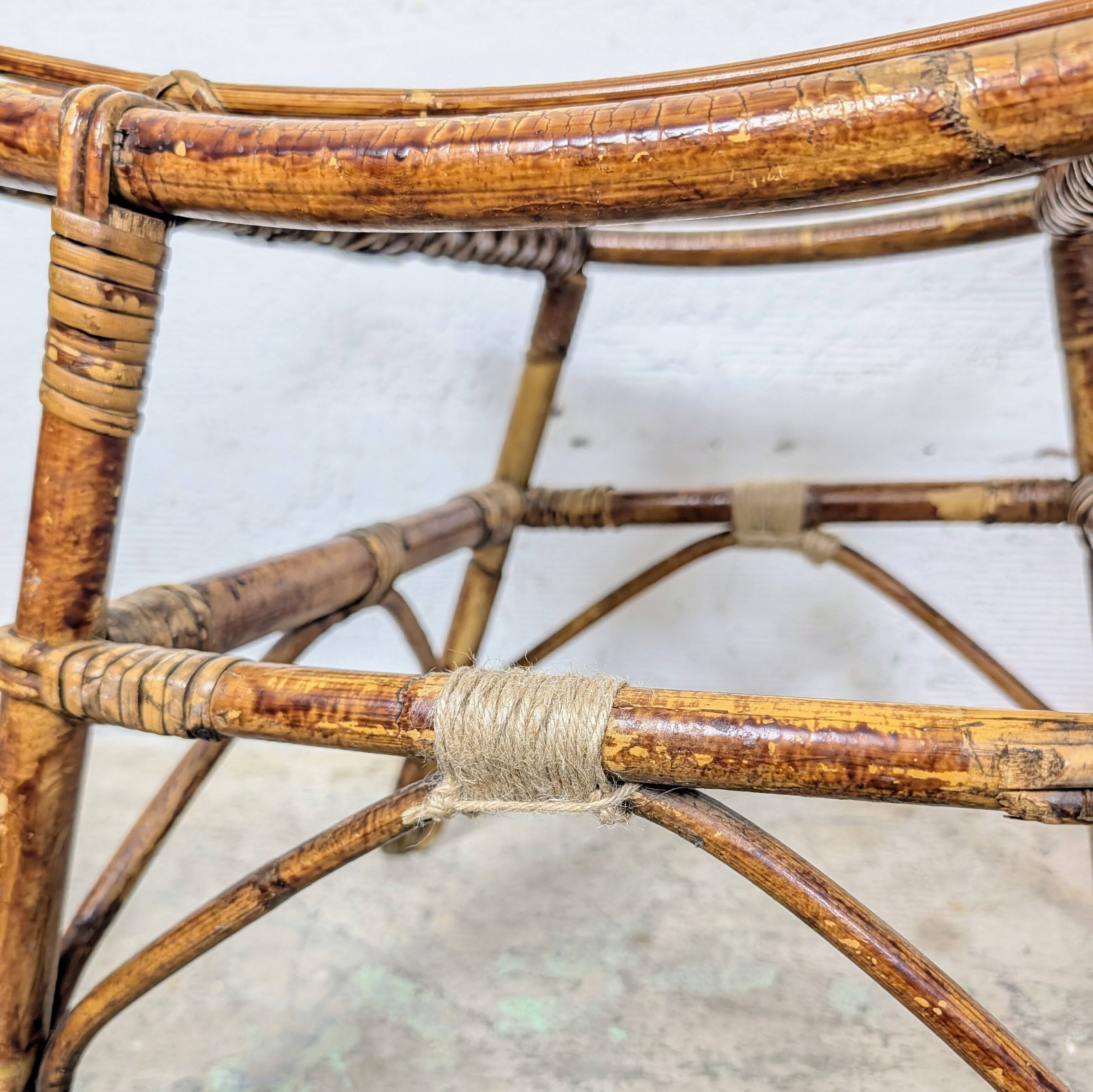 Tabouret en rotin vintage