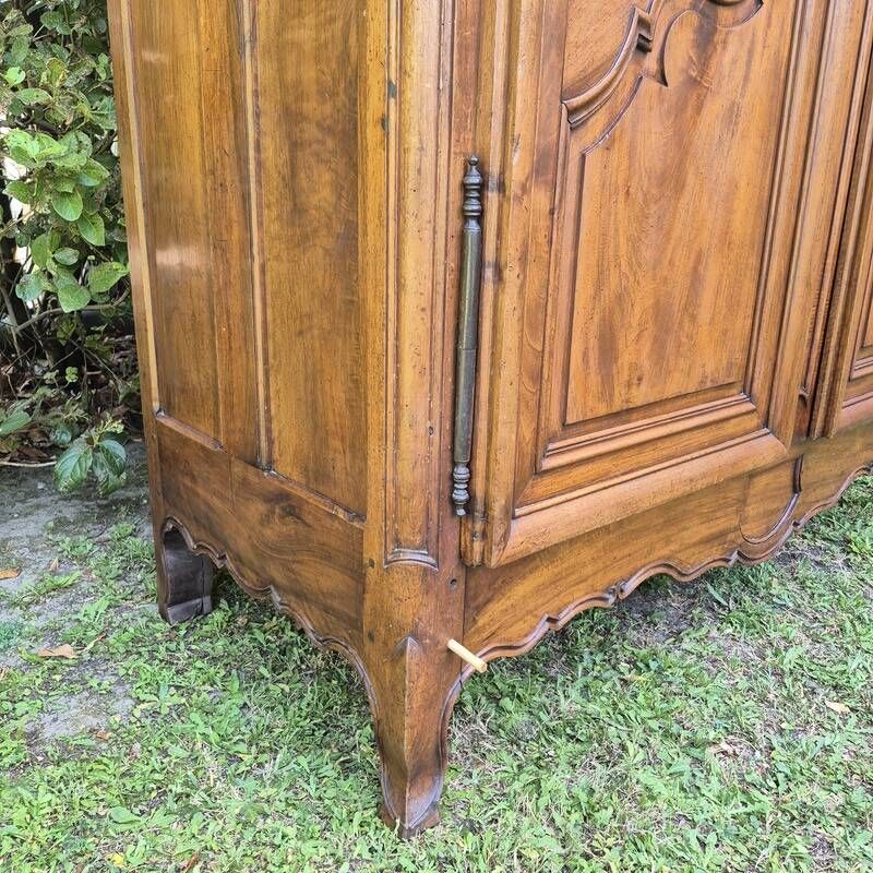 Louis XV wardrobe in blonde walnut from the 19th century, antique.