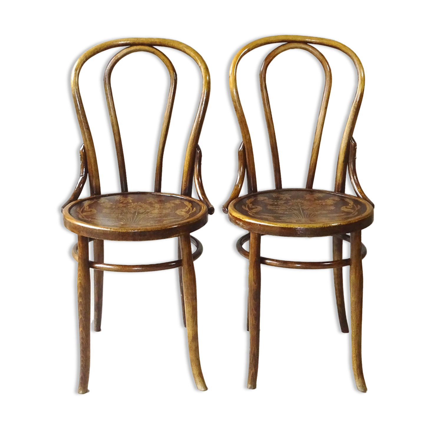 2 bistro chairs sitting wood flowers type 18 Wood- curved