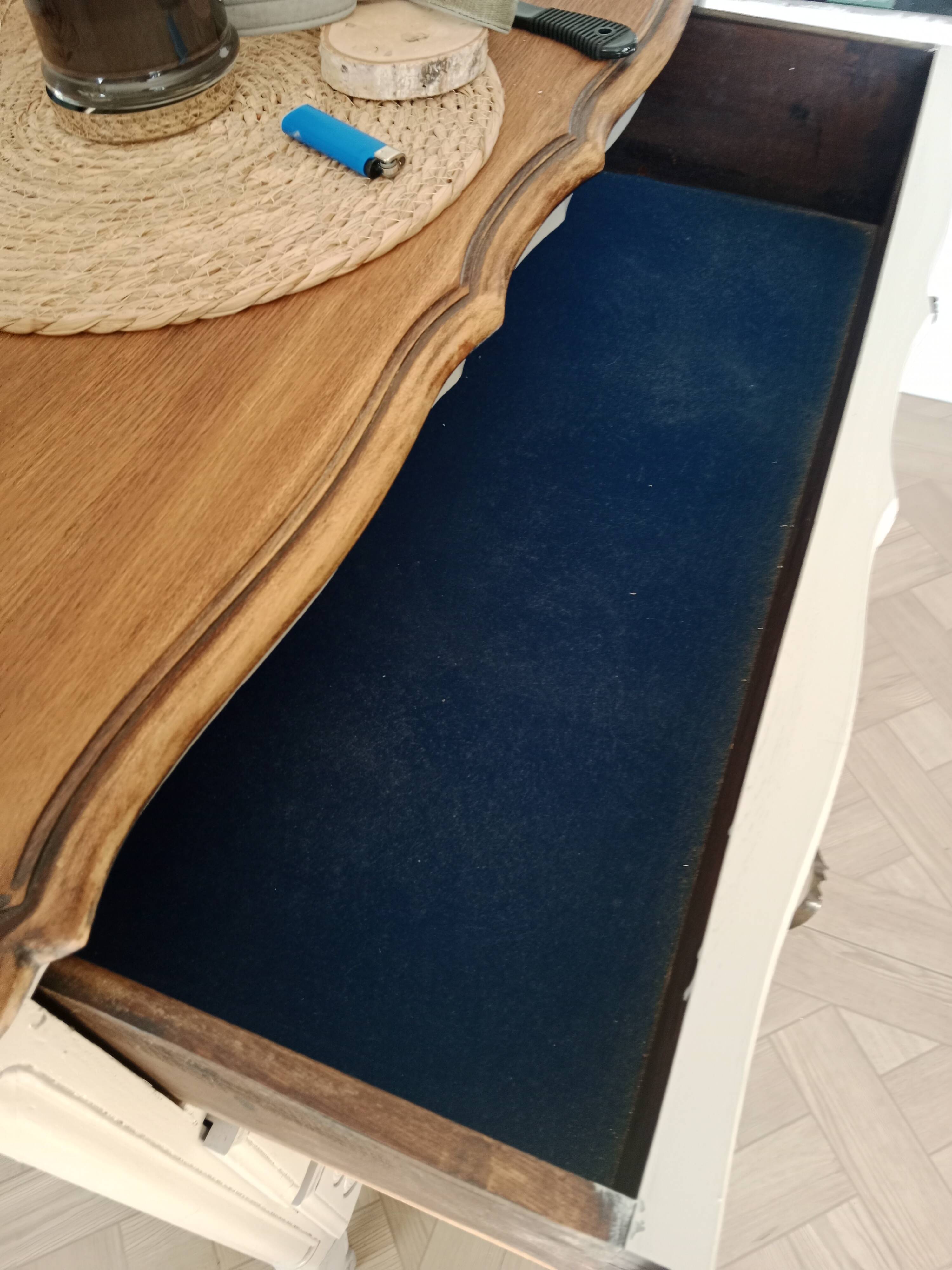 Crossbow chest of drawers