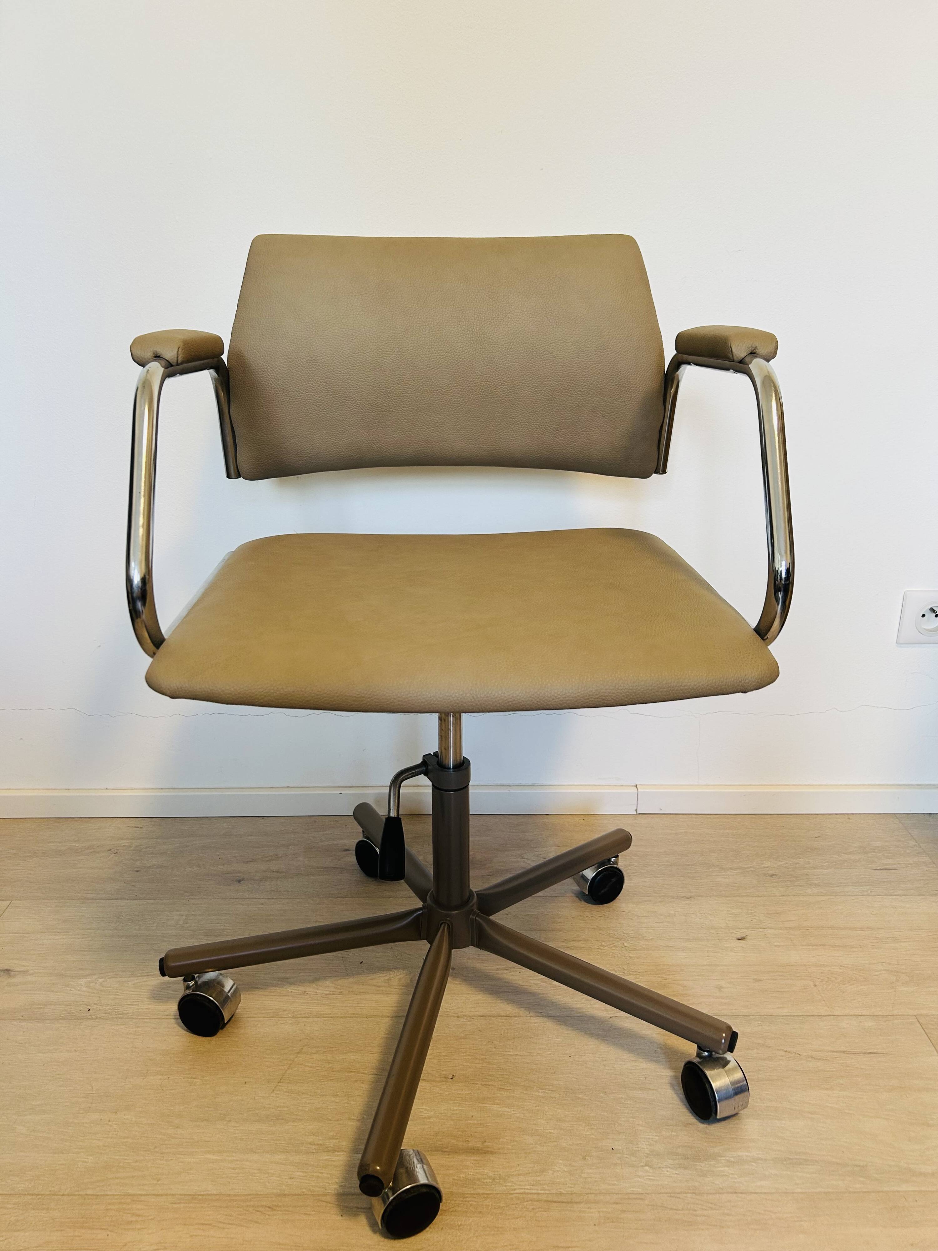 Fully Restored Vintage Desk Chair by Kovona, Czechoslovakia 1980’s