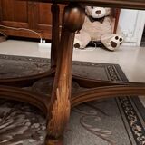 Oval coffee table