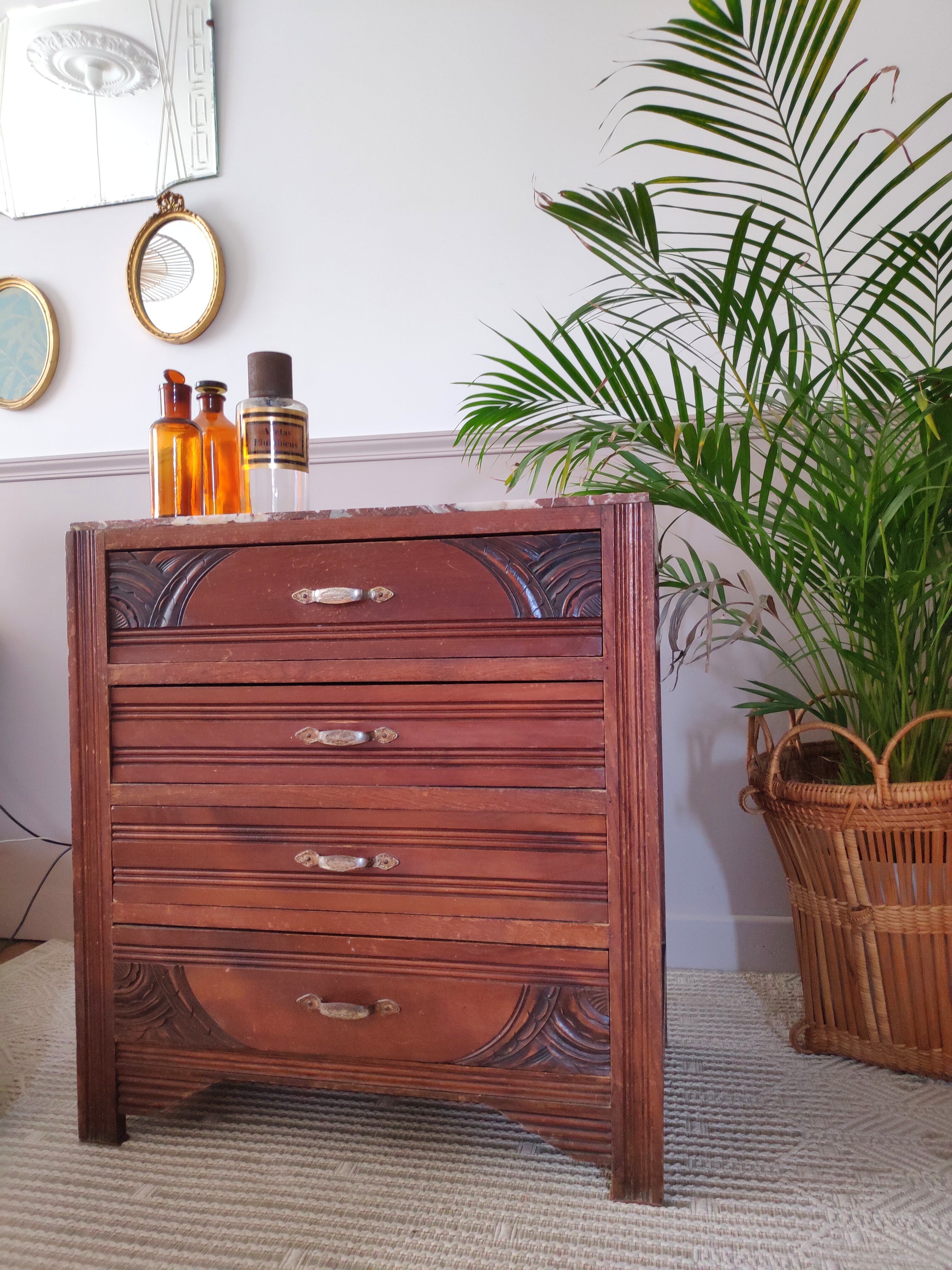 Art deco chest of drawers