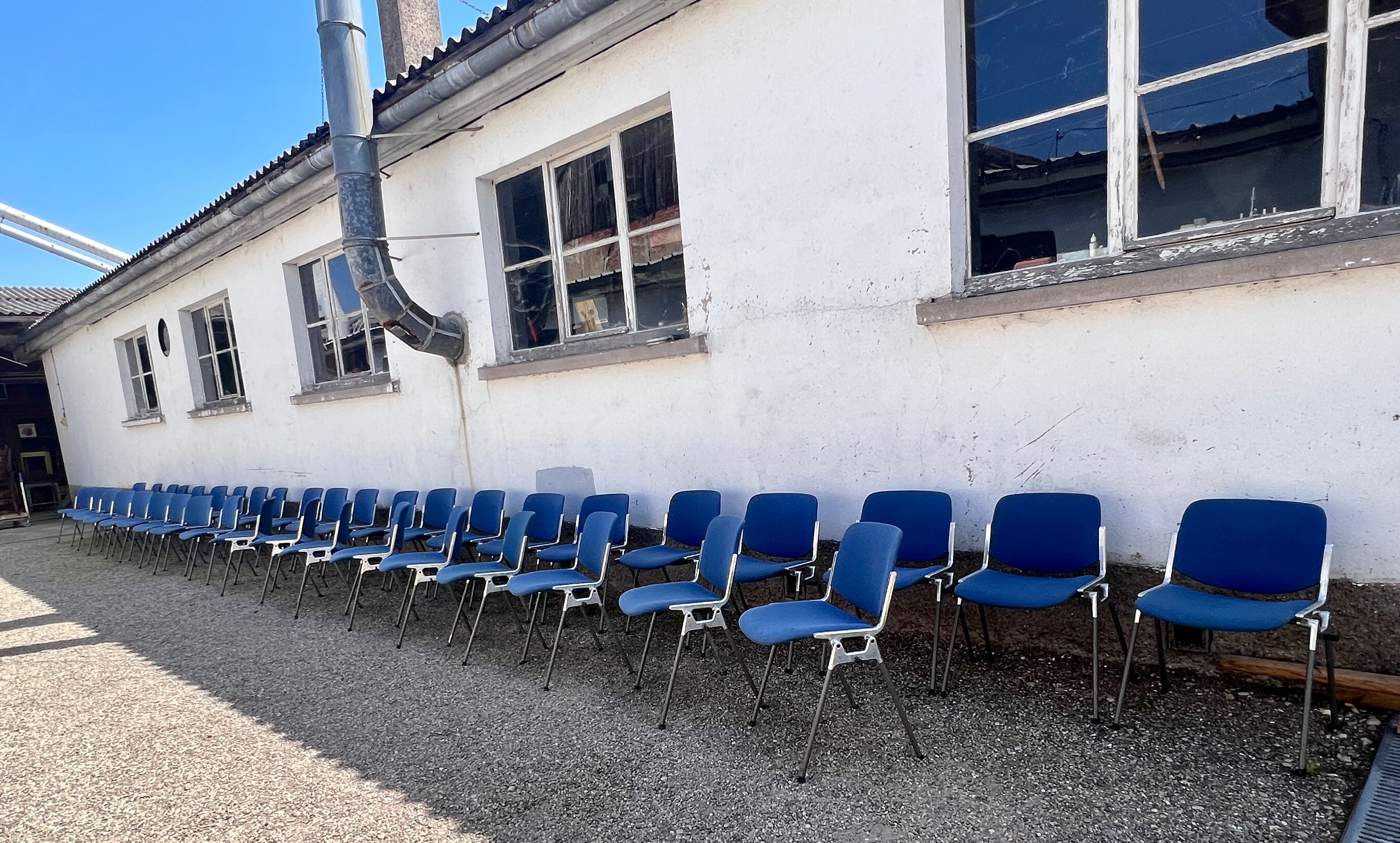 Série de 40 chaises de G. Piretti pour Castelli Anonima Castelli, Italie, années 1970