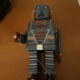 Lot de 5 robots en tole et plastique vintage 1960 a 70