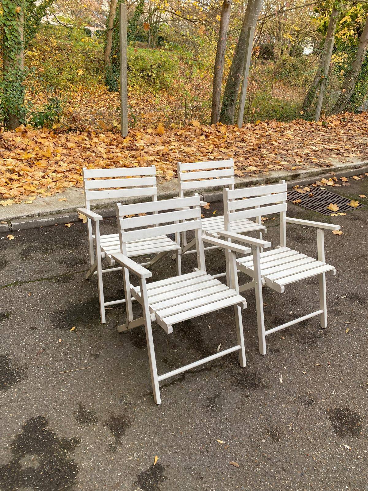4 folding garden chairs in solid white wood