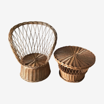 Wicker armchair and its table
