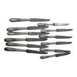 Box of 12 silver-plated art nouveau knives with steel blades
