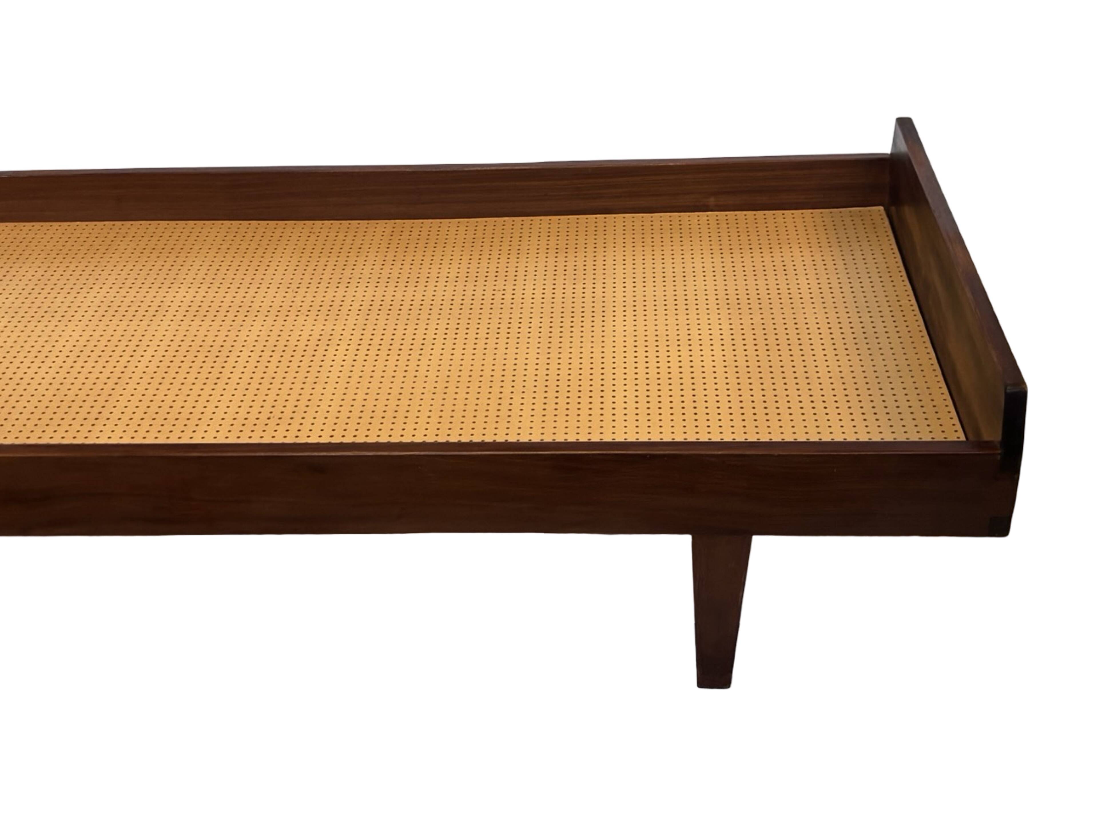 Vintage daybed minimalist design in Teak  960s