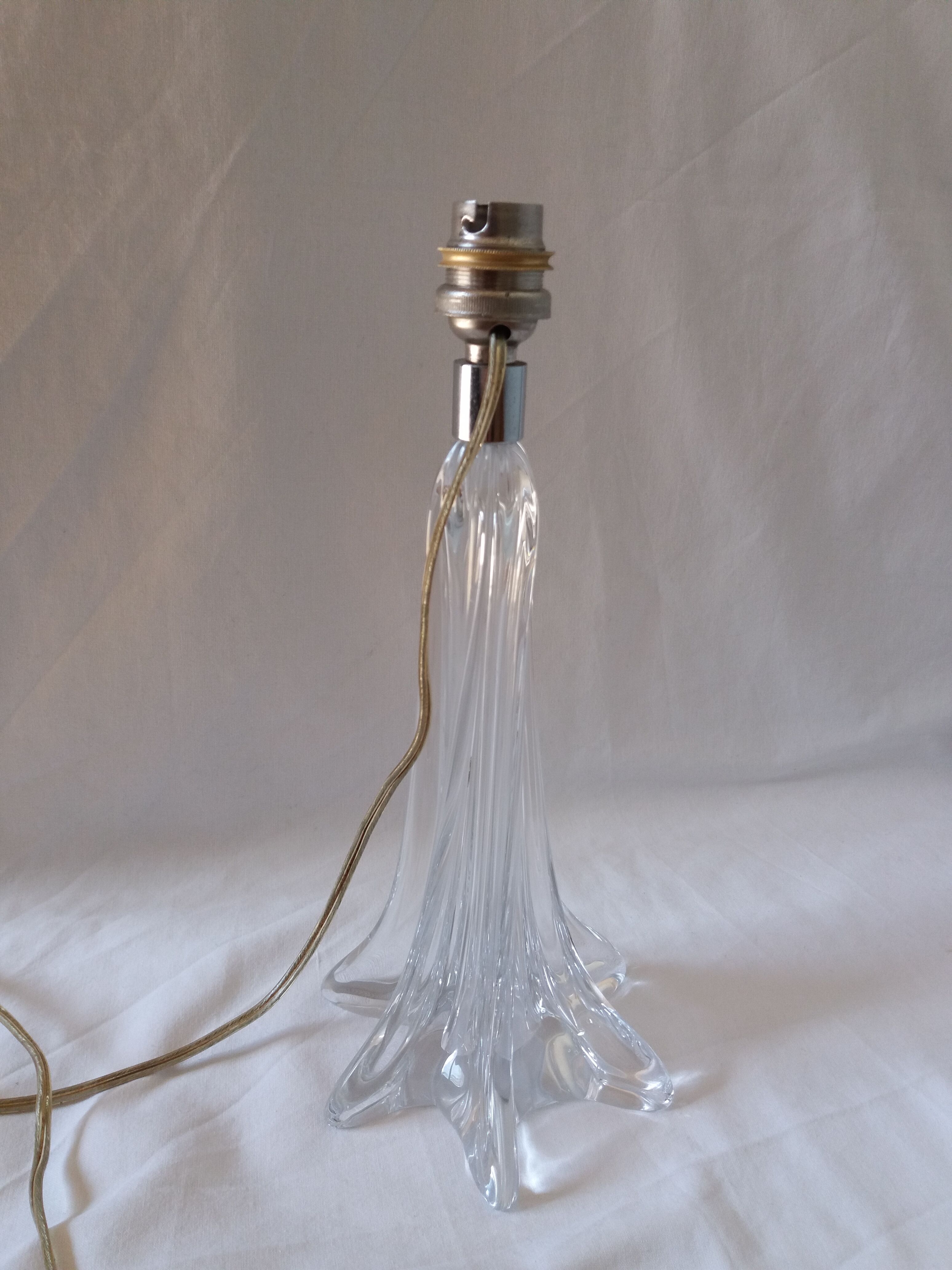 Foot lamp twisted in crystal or glass
