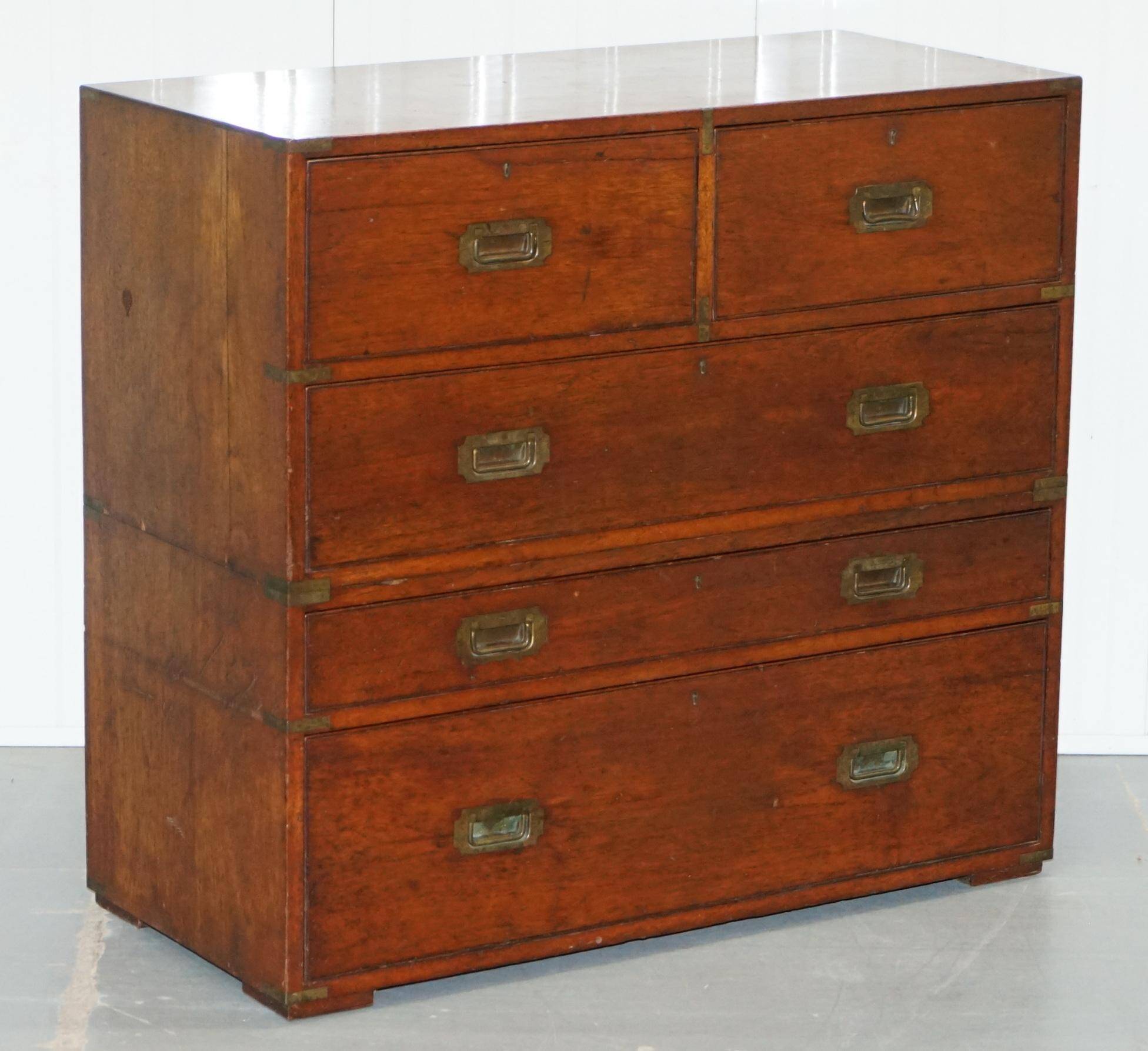 Commode de campagne estampillée Army & Navy C.S.L avec bureau rabattable