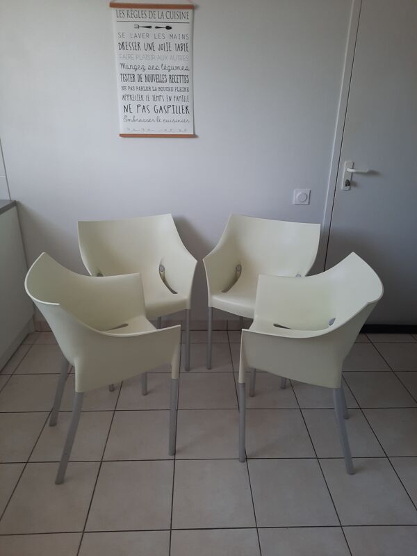Set de 4 fauteuils Dr NO design philippe starck pour Kartell