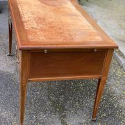 Louis XVI desk in wood and leather from the 19th century