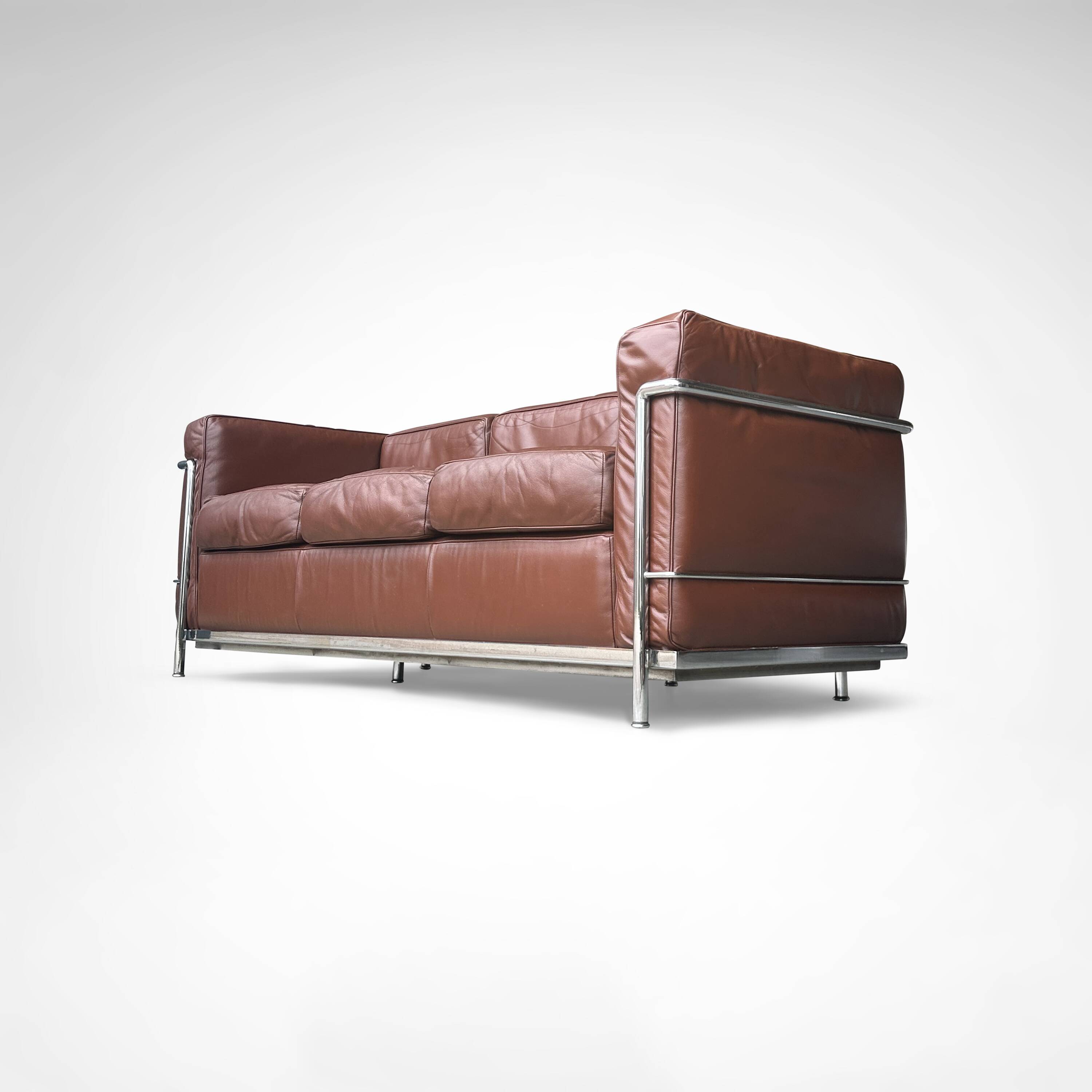 Early production LC2 leather 3-seater sofa by Le Corbusier Cassina 1970s