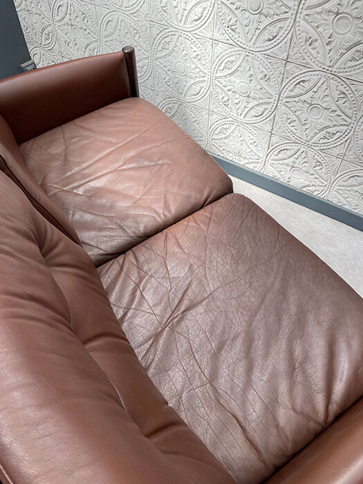 Scandinavian bench in chocolate leather