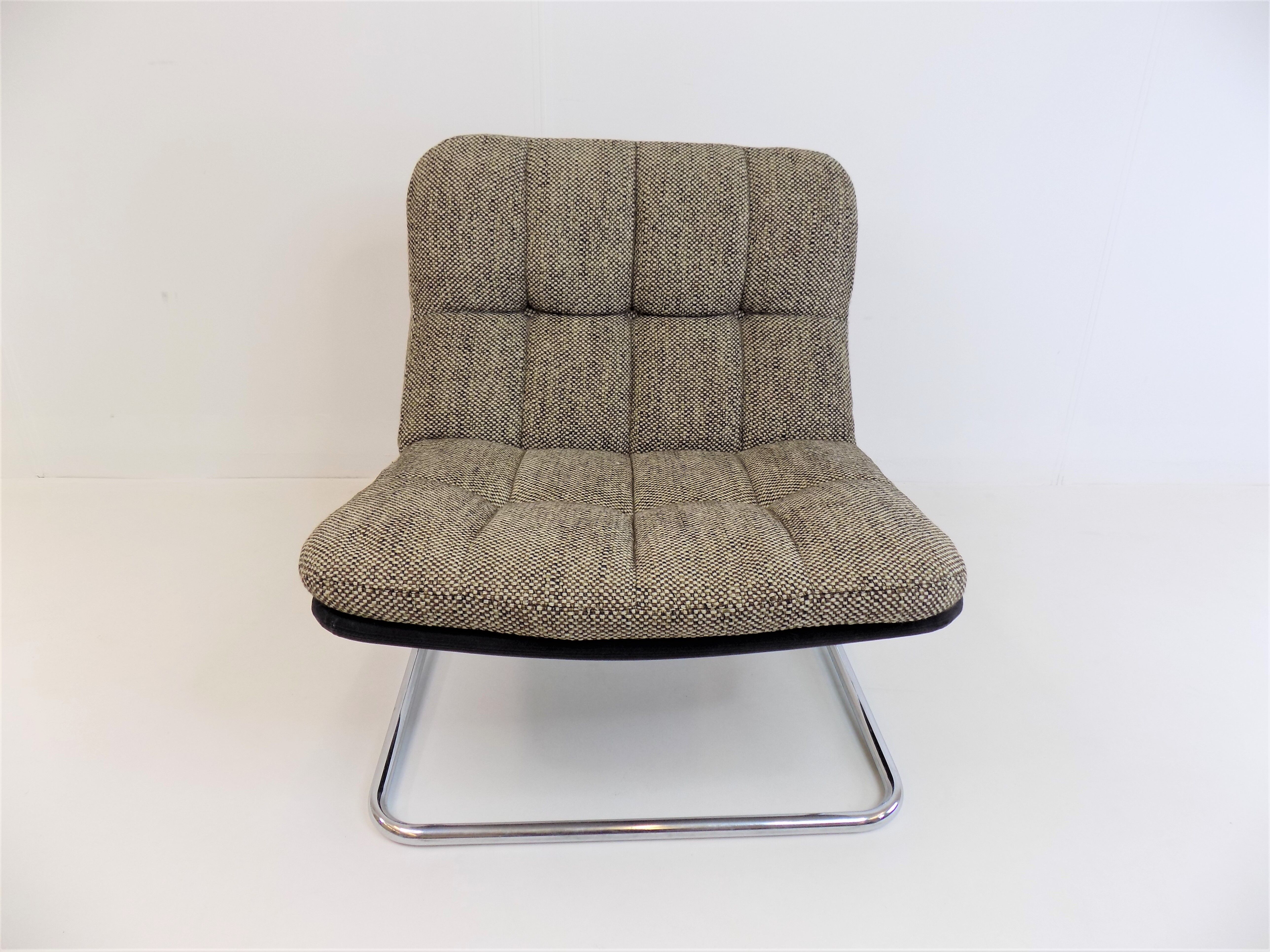DUX International lounge chair