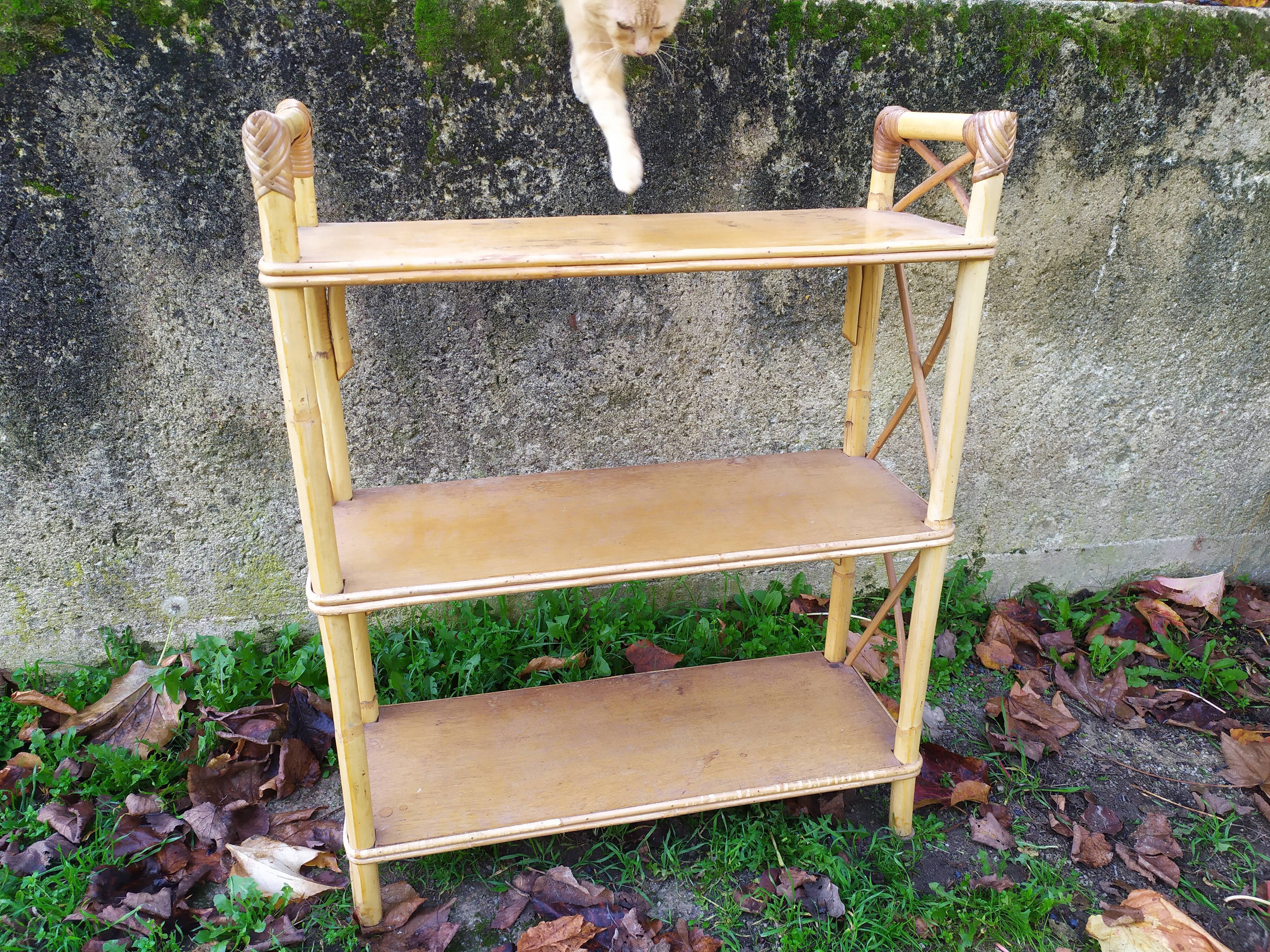 Étagère bambou et rotin années 50-60