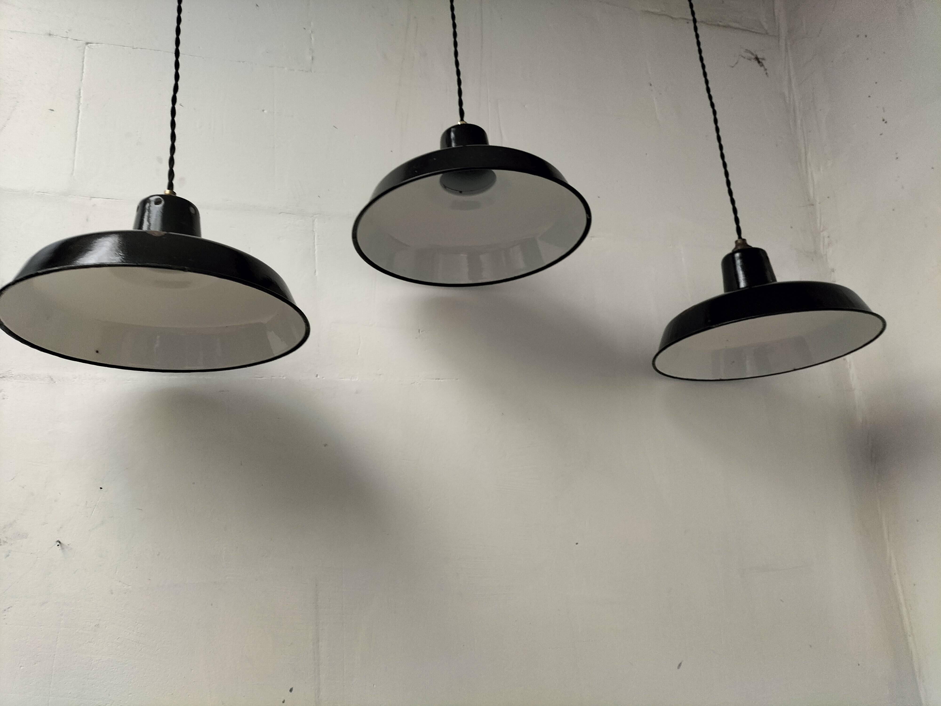 Enameled sheet metal lamps