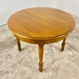 Round table in solid wood