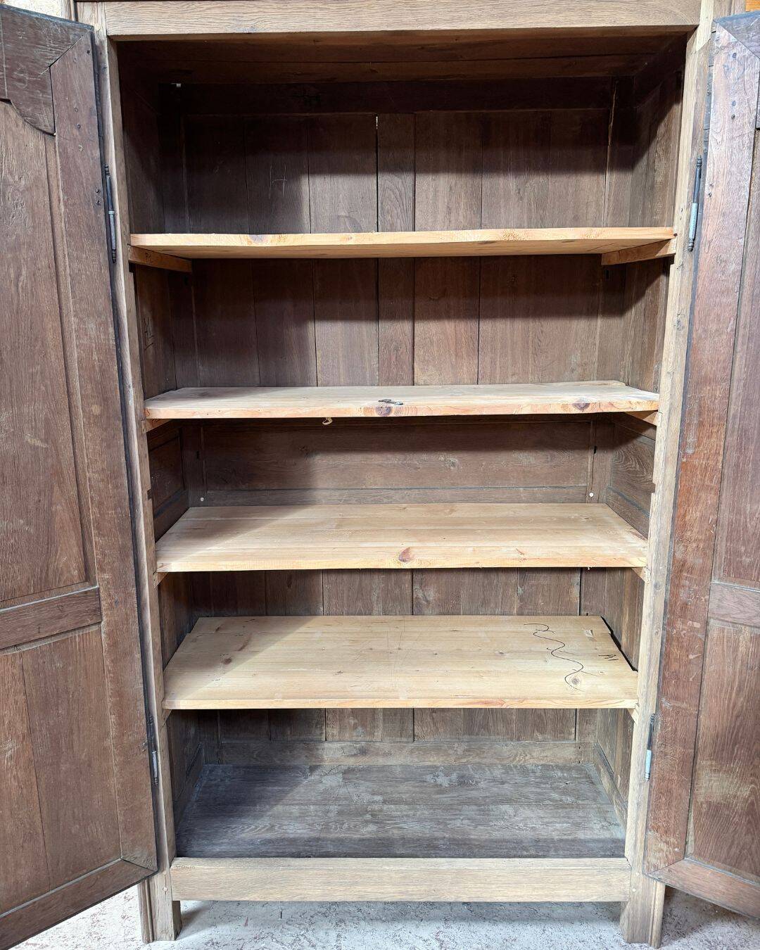 Aero-blasted oak wardrobe