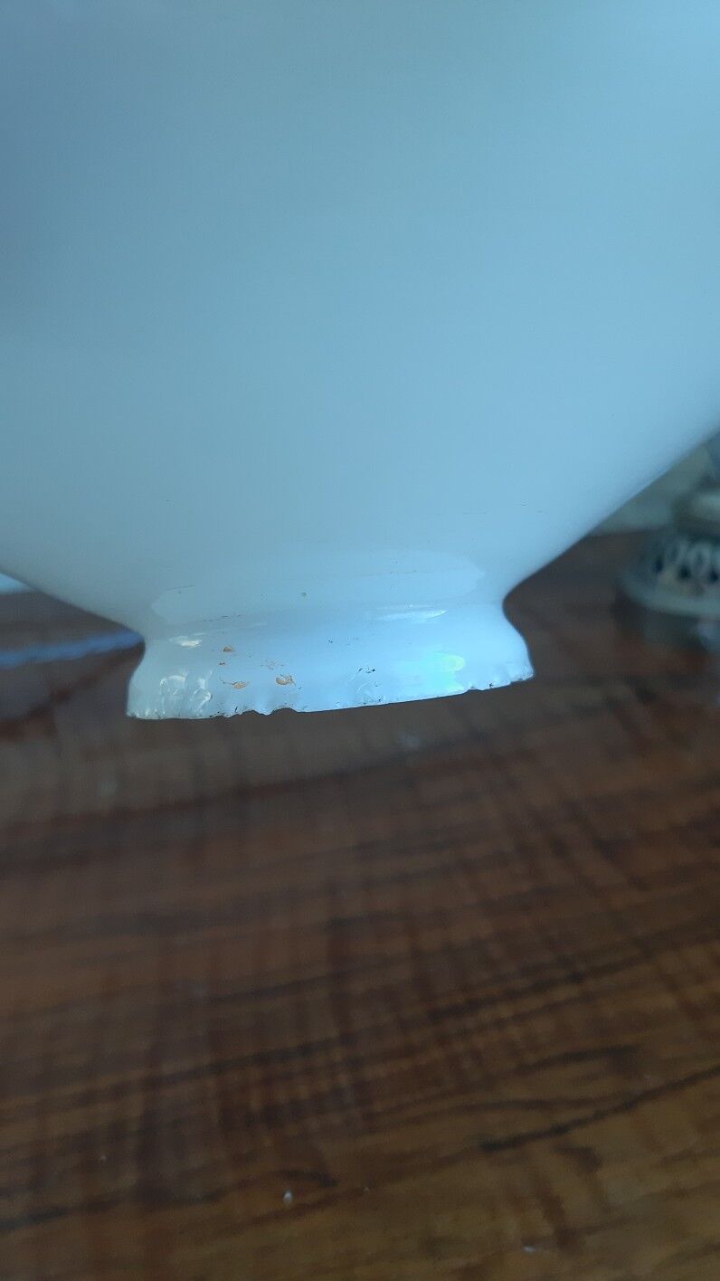 Opaline suspension opalescent glass