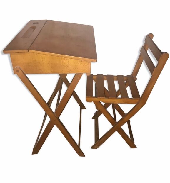 Foldable children's desk