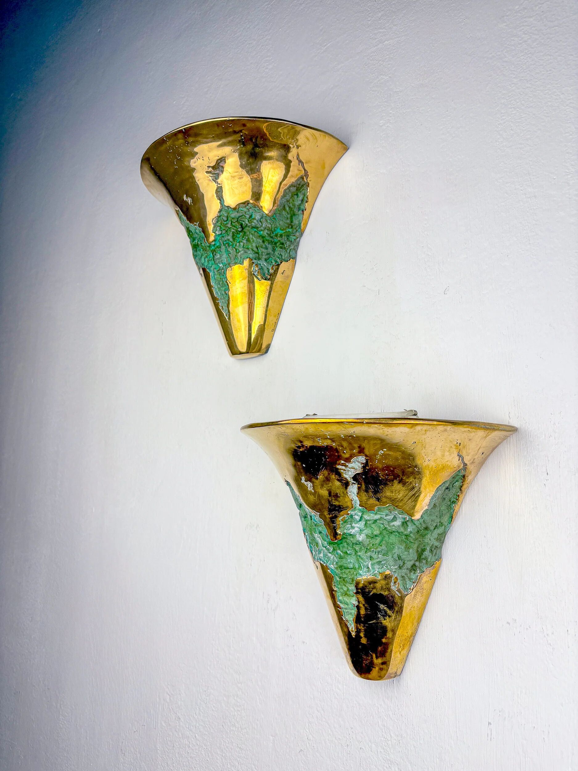 Pair of Italo Valenti brutalist wall sconces in bronze, Spain, 1970s