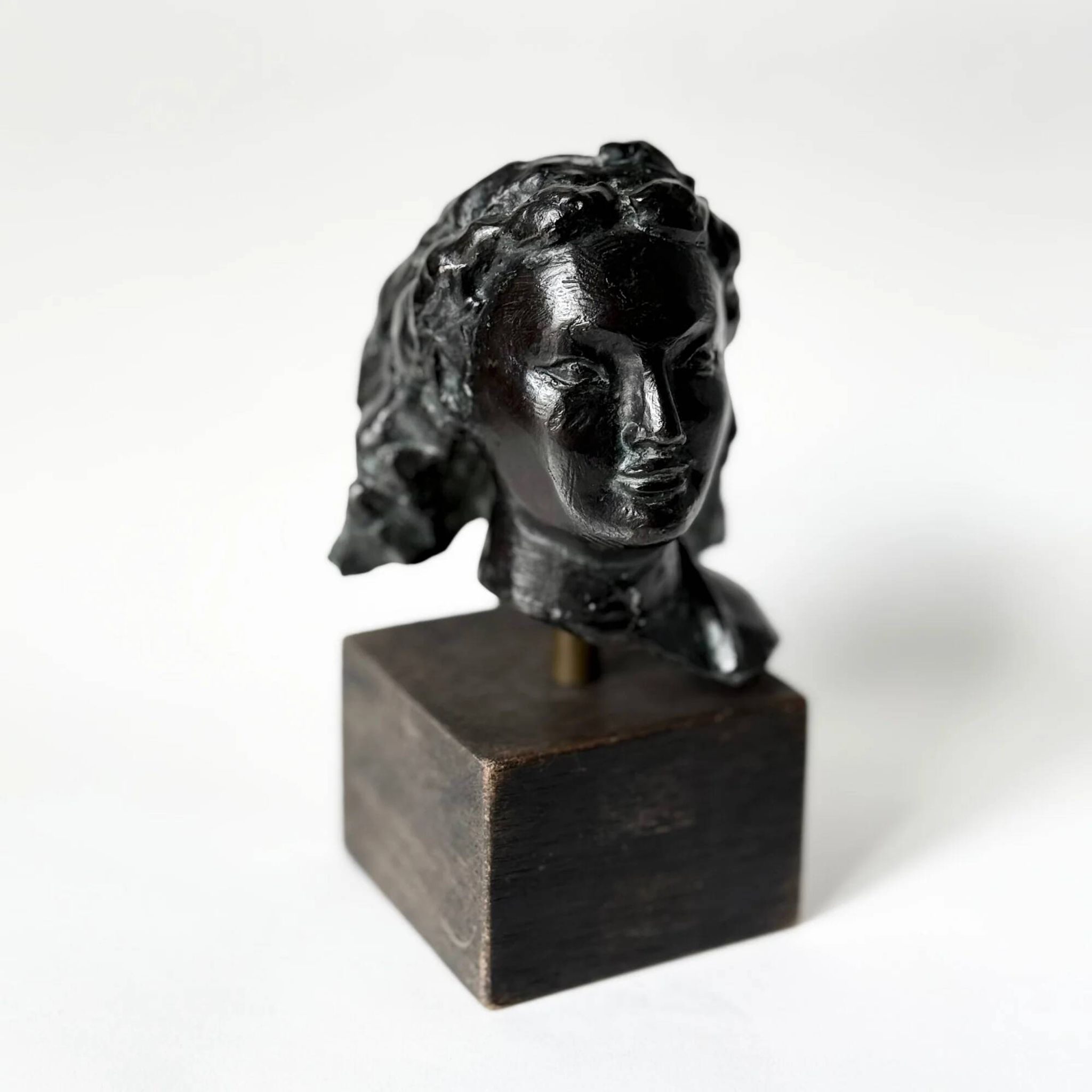 Bronze, portrait of a woman | Maurice Guillaume, 20th century