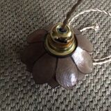 Mother-of-pearl suspension