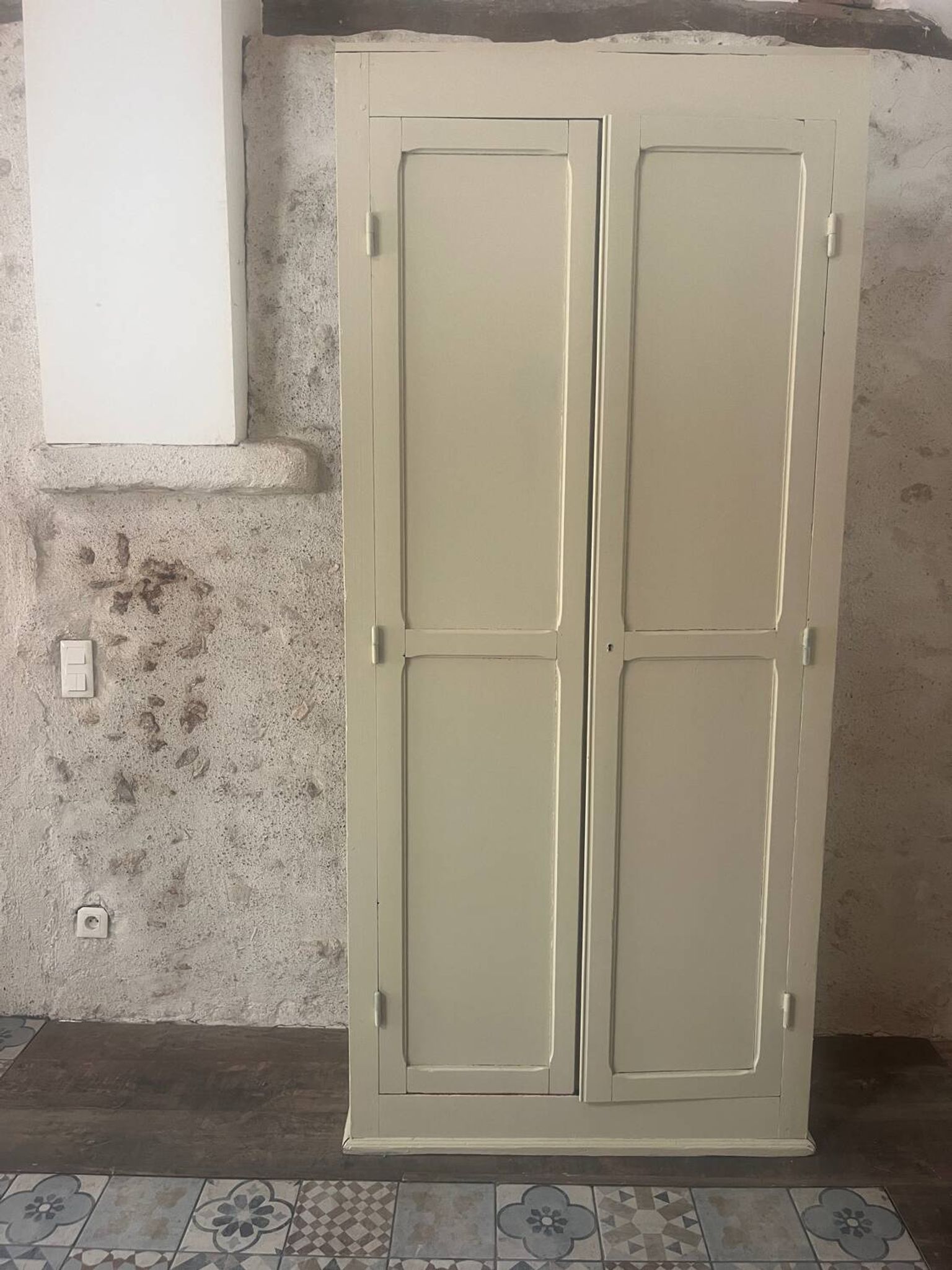Wardrobe, linen cupboard
