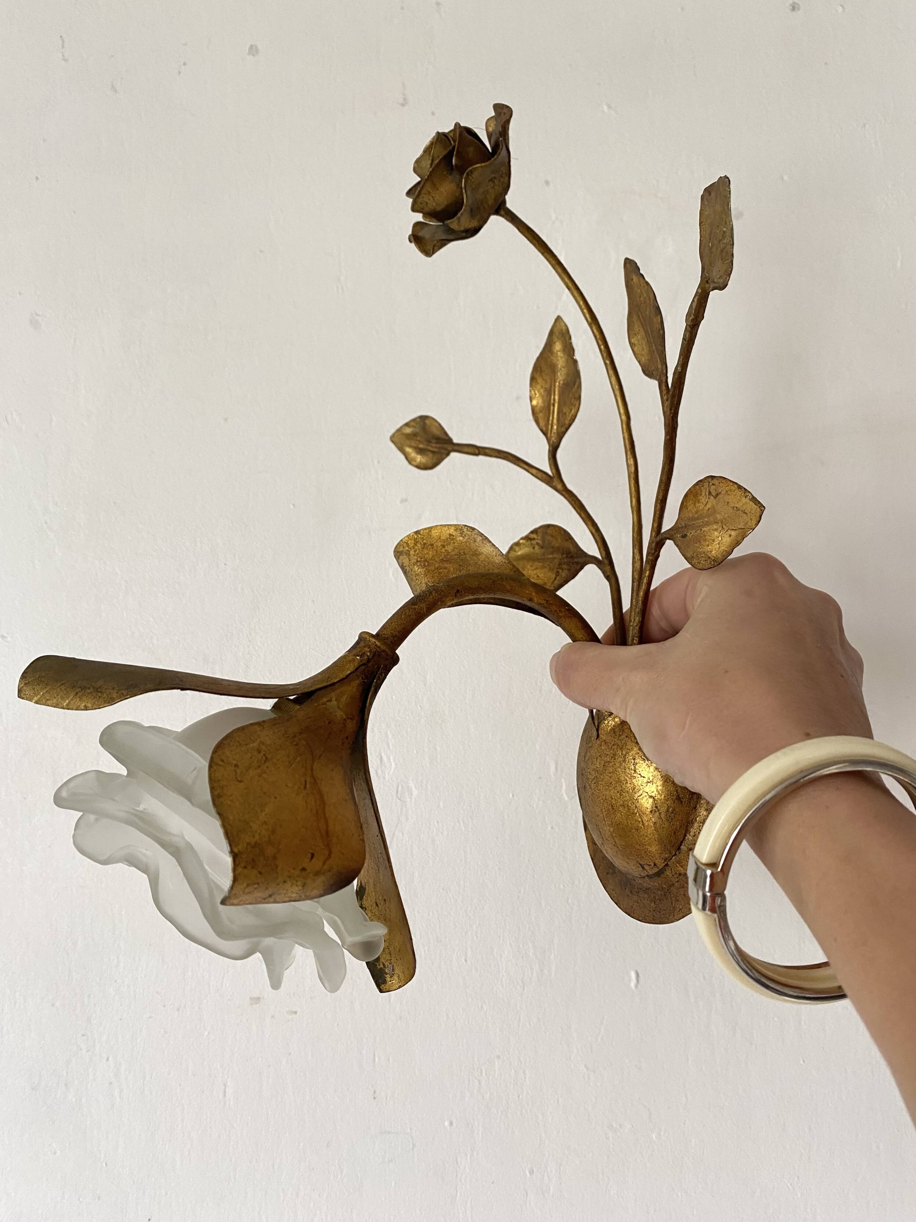 Vintage Italian wall lamp in gilded metal and glass paste