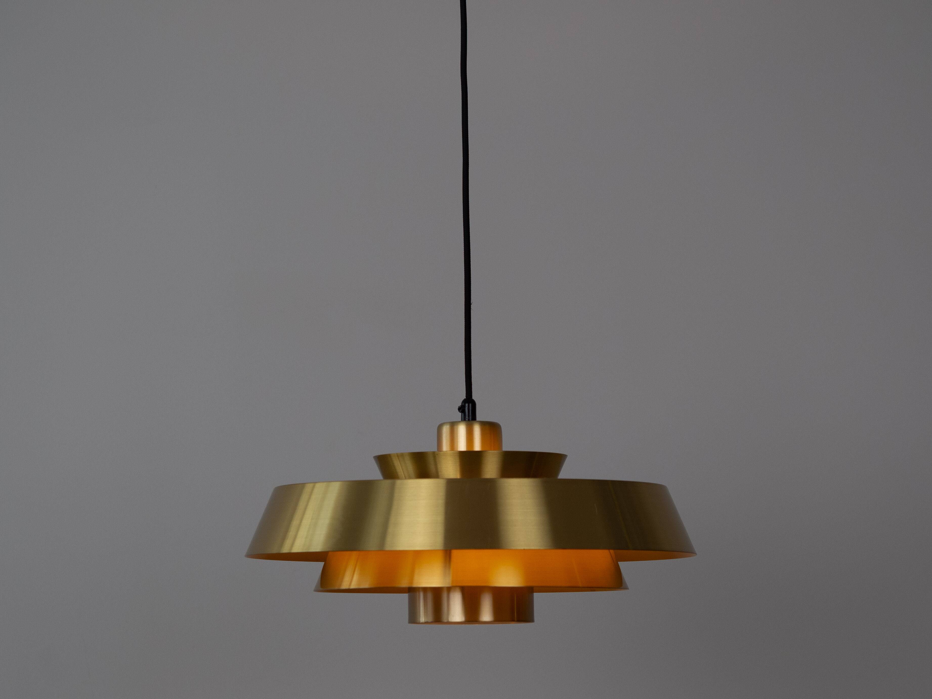 Suspension danoise Nova par Jo Hammerborg, Fog og Morup, 1963