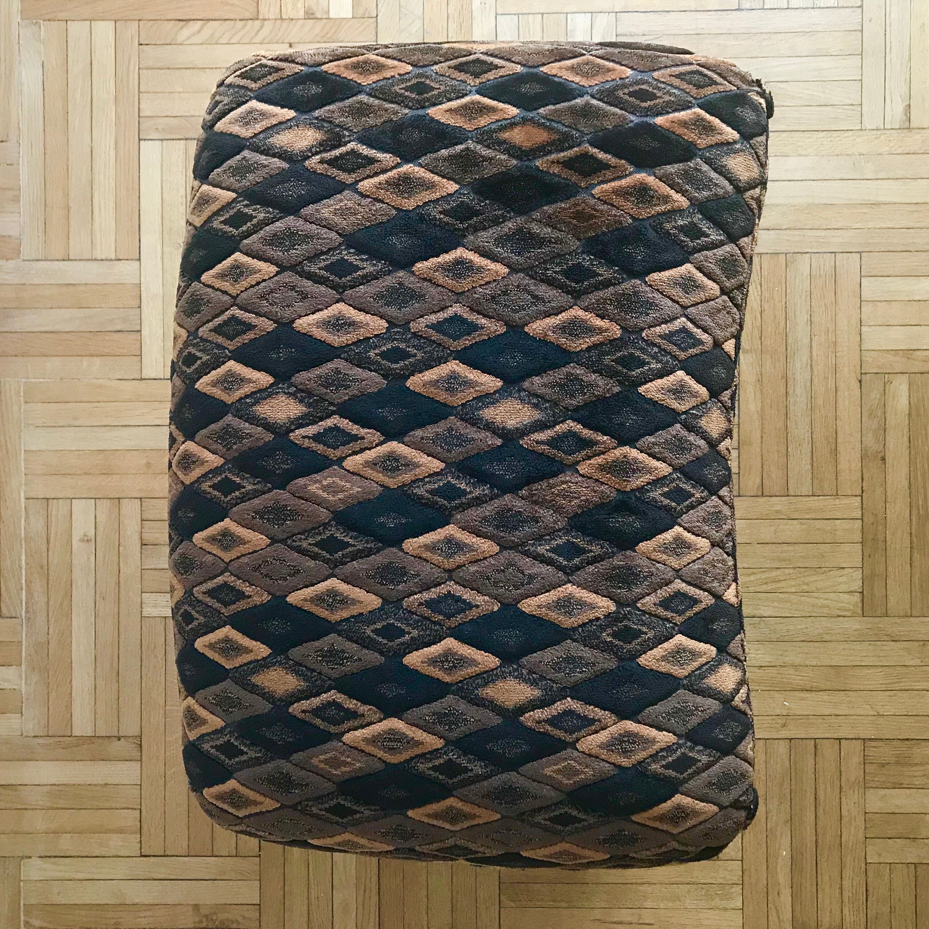 Ottoman footrest in Velvet diamond art deco style