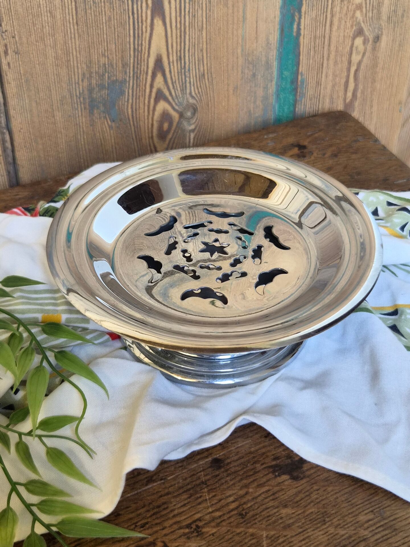 Presse-beurre Coquillor Florador vintage en métal chromé– Art de la ta