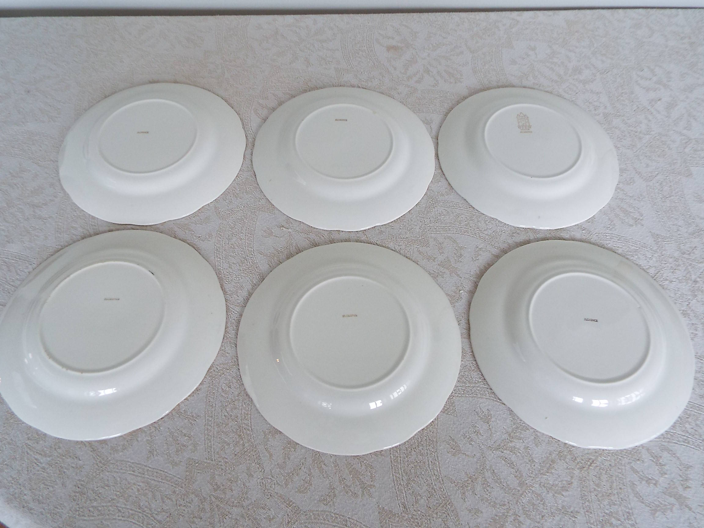 6 flowery dessert plates