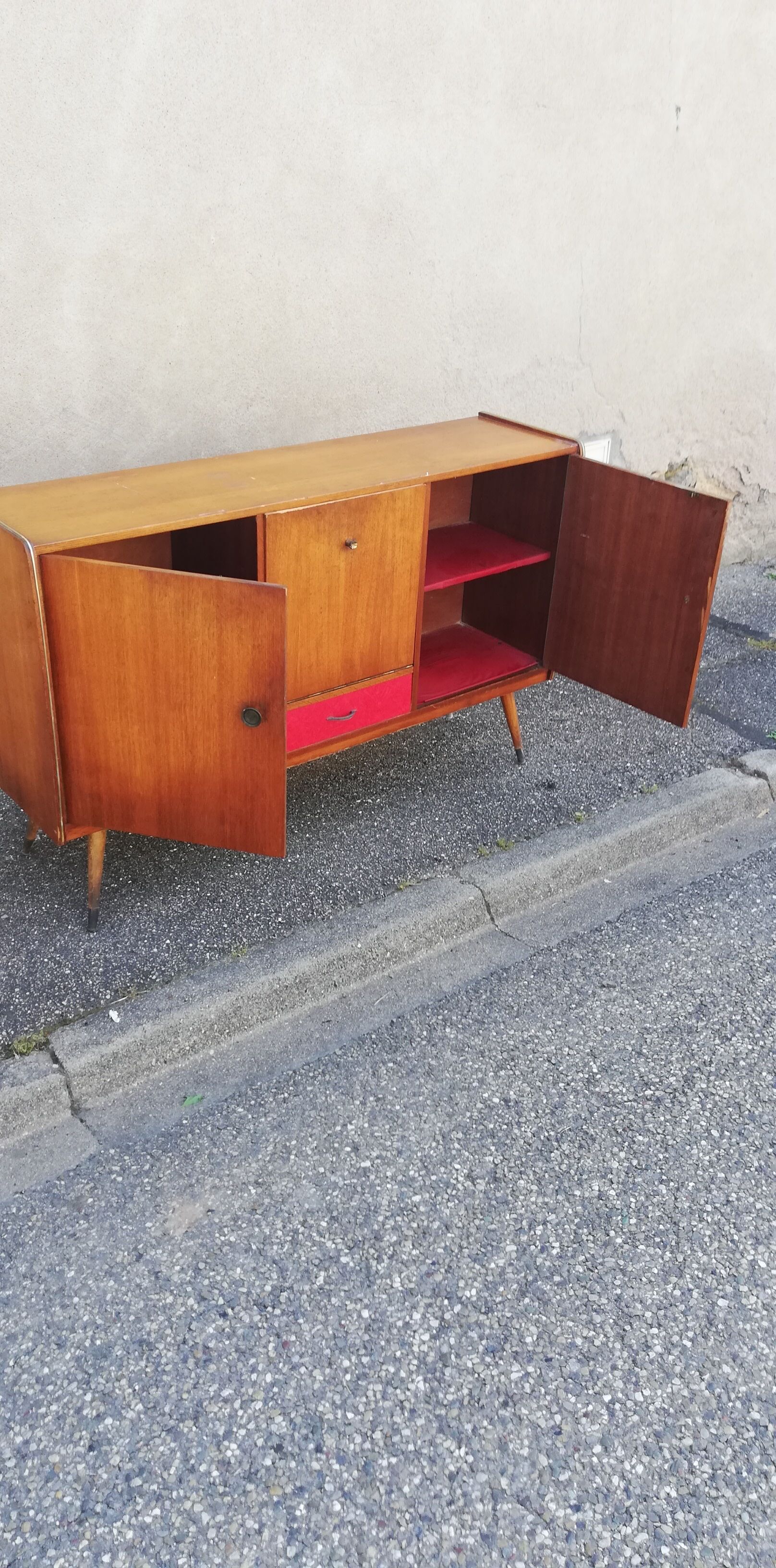 Vintage 2-door sideboard