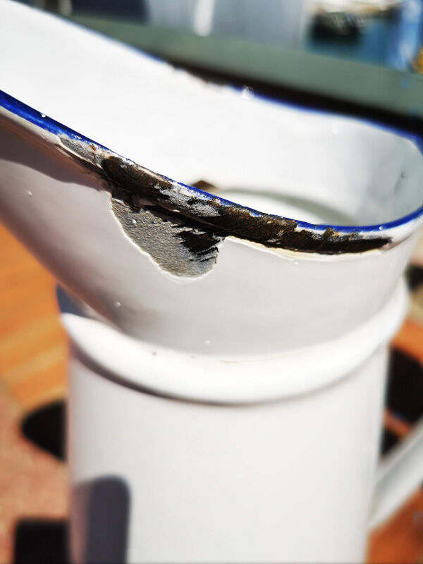 Enamelled water broc