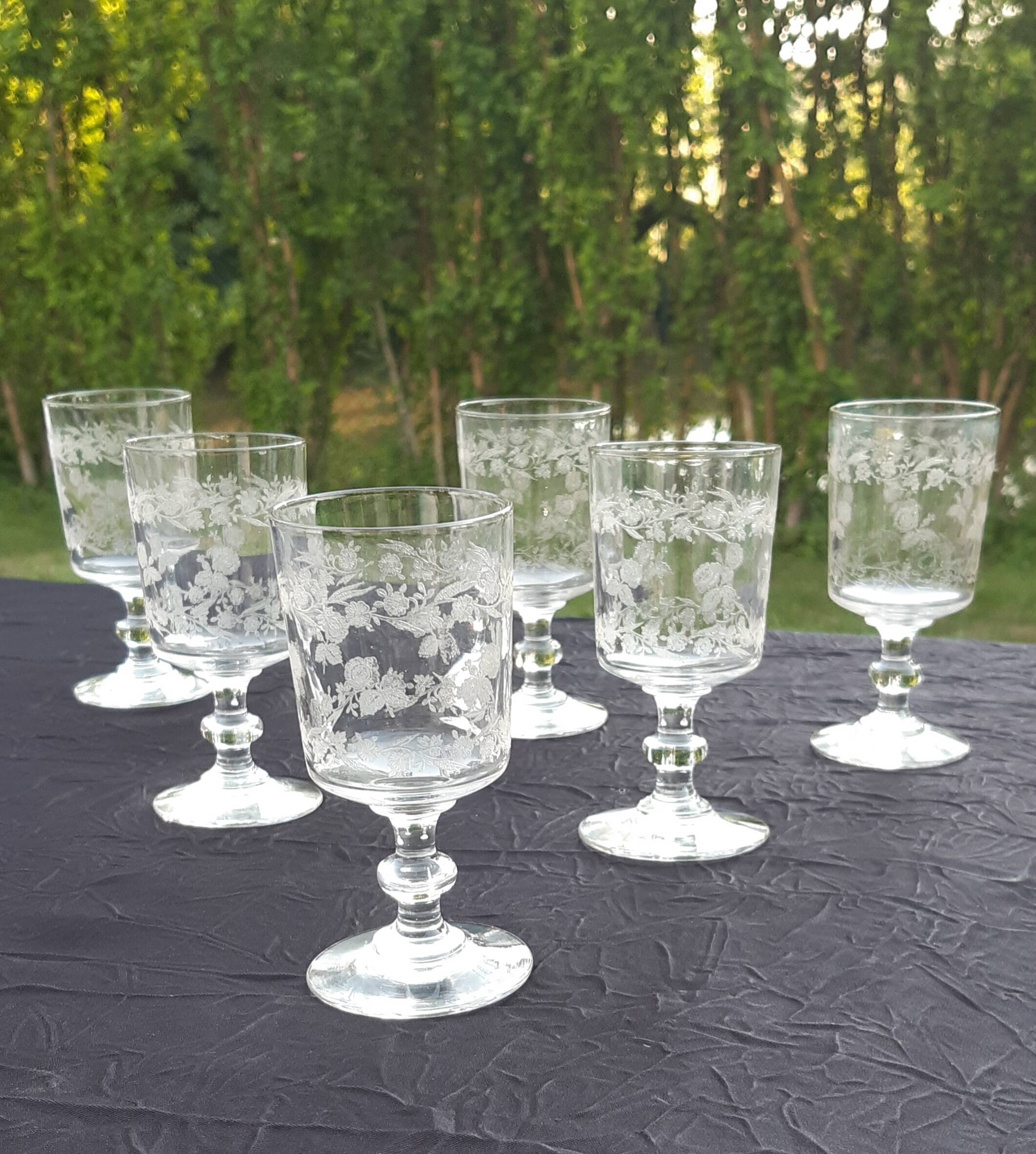 6 old guilloche glasses. Late 19th or early 20th century. baccarat or Saint Louis