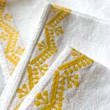 Vintage rectangular tablecloth 145 X 190 and assorted towels