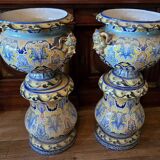 Nevers Montagnon: pair of columns with their basins decorated in the antique style.