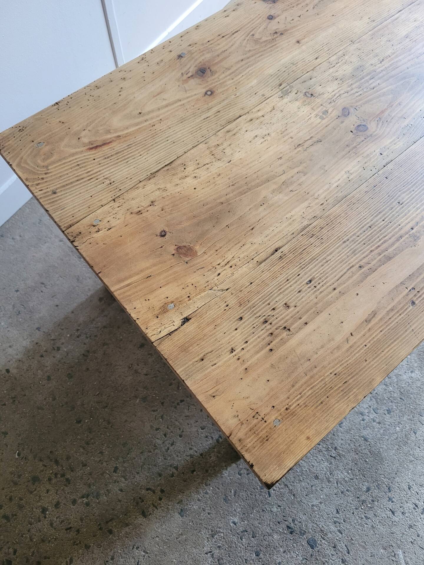 Table basse en bois massif